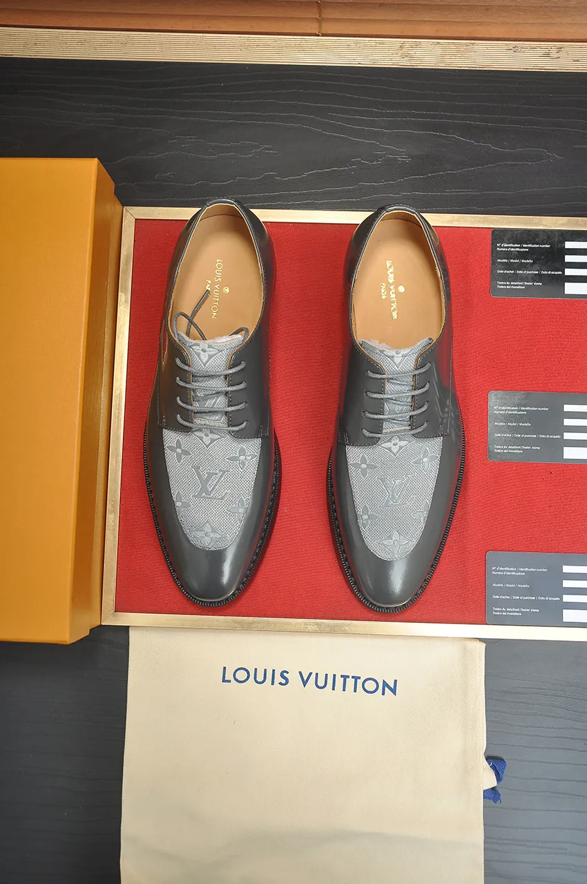 Men's men's shoes 💰500💶 [LV] (original single cowhide lining) 🍀LV's latest genuine leather business suit shoes are launched simultaneously on the official website. The first-layer cowhide imported from Italy is made of heavy gold, 💥official website 1:1 rubber outsole. Versatile to wear, high-end without losing class, and the color combination is extraordinary. This four-season style is alluring when worn on your feet, showing off your big-name flair. Standard code 38-45 (45 customized)